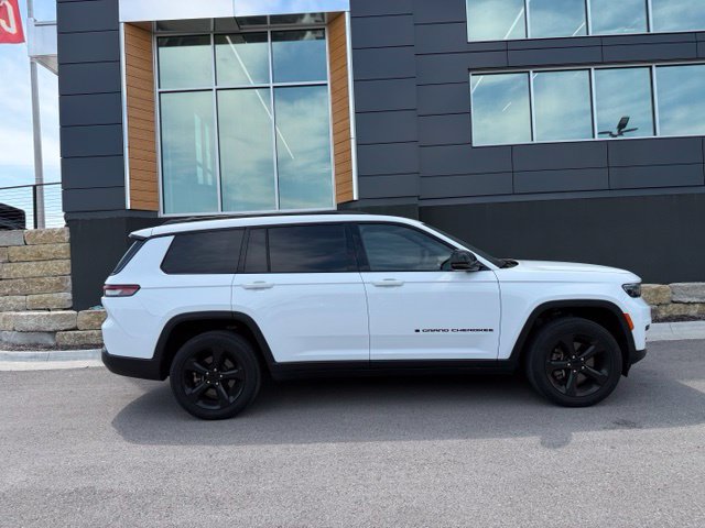 Used 2023 Jeep Grand Cherokee L Altitude AWD/4WD image 2
