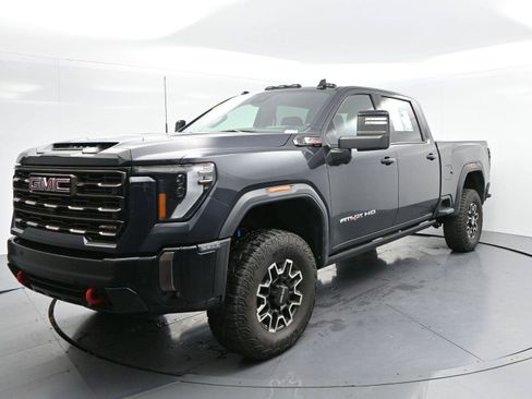 Used 2024 GMC Sierra 2500 AT4X AWD/4WD image 3