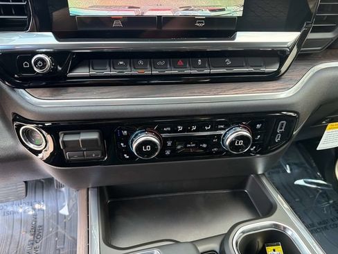 New 2026 GMC Sierra 1500 SLT w/ SLT Premium Package AWD/4WD image 25