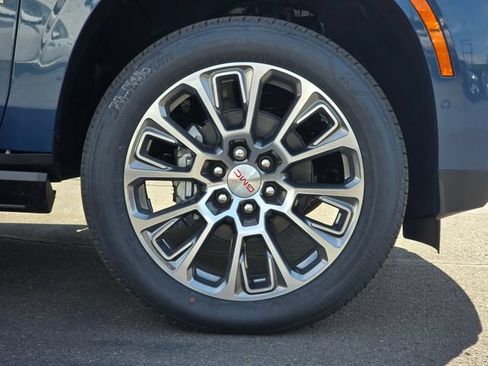 New 2026 GMC Yukon XL Denali w/ Sun & Power Step Package AWD/4WD image 9