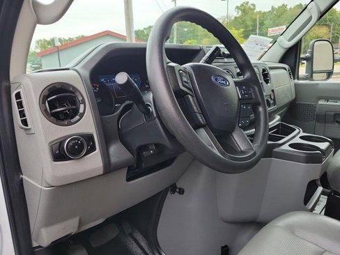 Used 2024 Ford E-350 and Econoline 350 Super Duty w/ Driver's Safety Package image 17