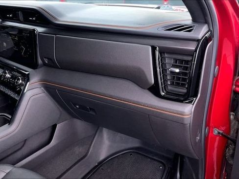Used 2024 GMC Sierra 1500 AT4 w/ Technology Package AWD/4WD image 16