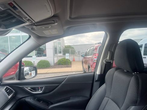 Used 2020 Subaru Forester Premium AWD/4WD image 11
