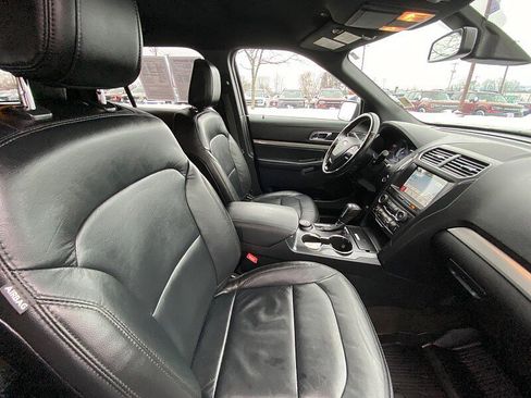 Certified 2018 Ford Explorer XLT w/ Equipment Group 202A image 29