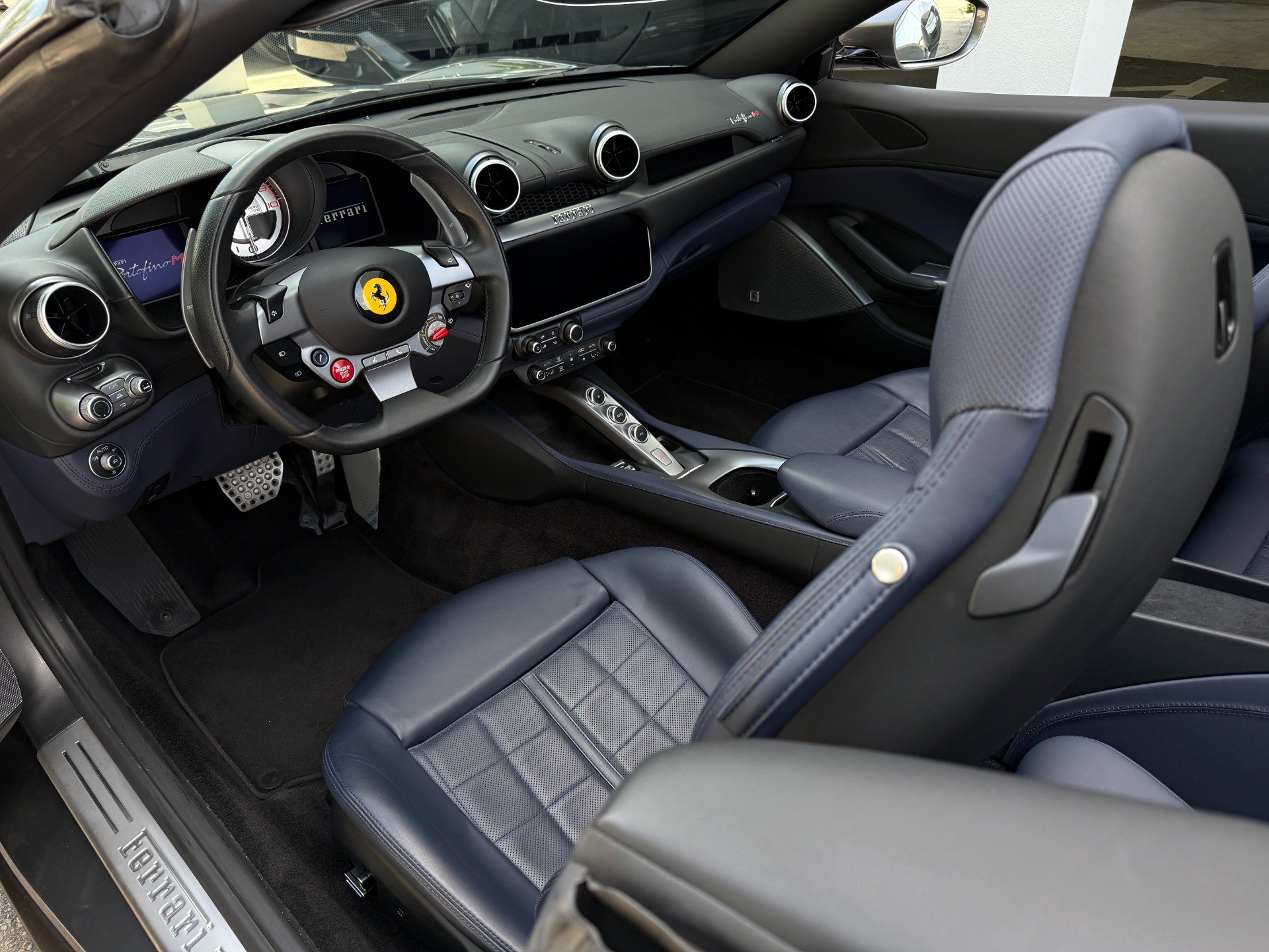 Used 2022 Ferrari Portofino M RWD image 19