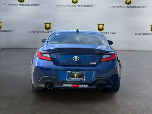 Used 2023 Toyota GR86 RWD image 4
