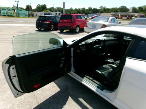 Used 2004 Hyundai Tiburon GT FWD image 13