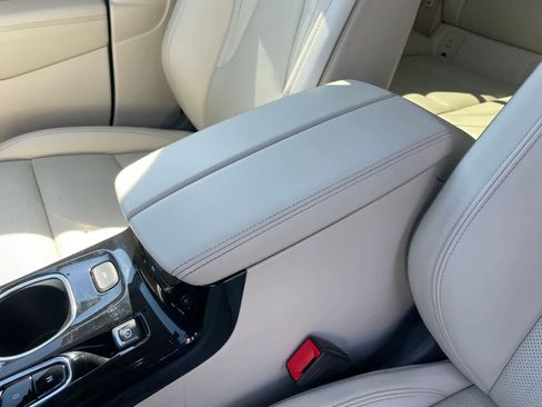 Used 2023 Buick Envision Essence AWD/4WD image 20