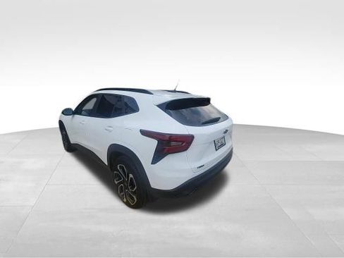 Used 2025 Chevrolet Trax RS w/ Driver Confidence Package image 35