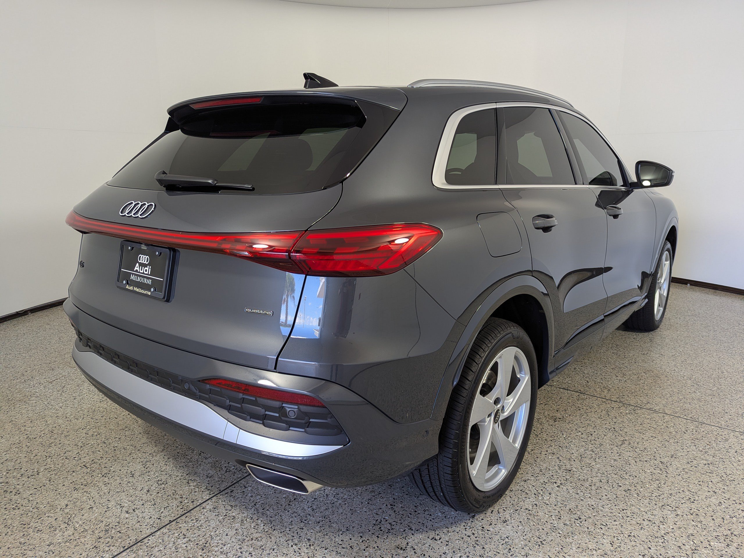 Certified 2025 Audi Q5 Premium AWD/4WD image 7