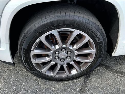 Used 2023 GMC Acadia Denali w/ Denali Ultimate Package AWD/4WD image 7