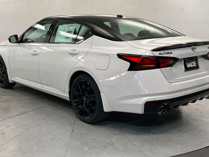 New 2026 Nissan Altima 2.5 SR w/ SR Midnight Edition Package