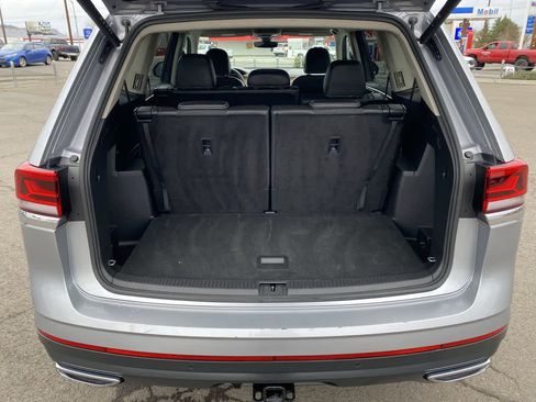 Used 2025 Volkswagen Atlas SE image 23