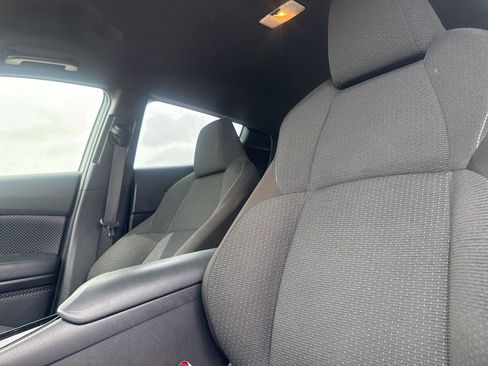 Used 2019 Toyota C-HR XLE FWD image 42