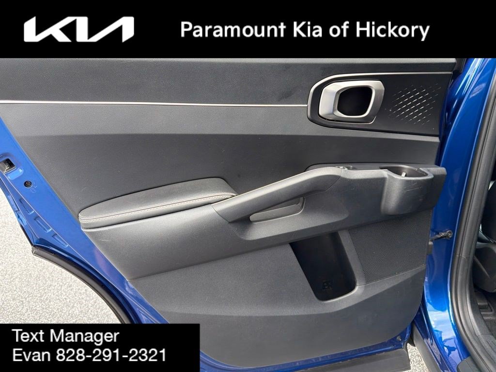 Used 2023 Kia Sorento S w/ Panoramic Sunroof Package FWD image 13