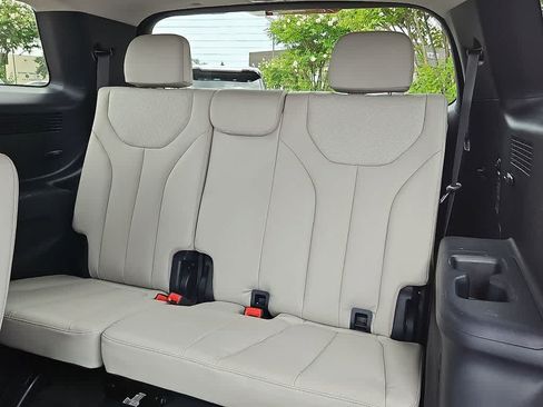 Used 2022 Hyundai Palisade SEL w/ Premium Package AWD/4WD image 10
