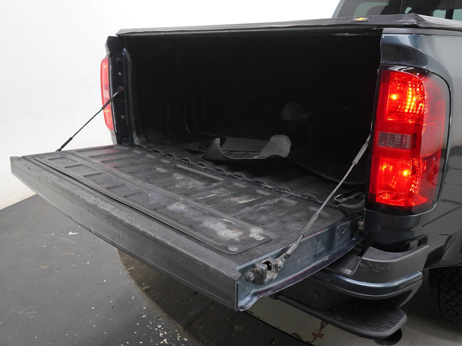 Used 2019 Chevrolet Colorado Z71 AWD/4WD image 13
