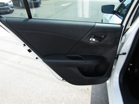 Used 2014 Honda Accord Sport image 15