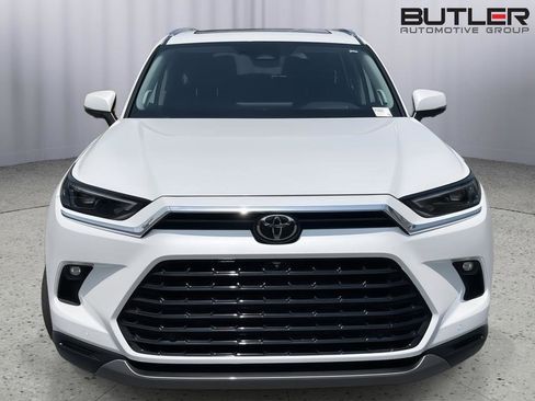 Certified 2024 Toyota Grand Highlander AWD image 8