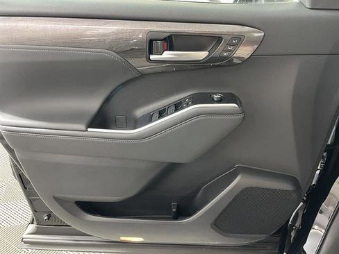 New 2026 Toyota Highlander Platinum AWD/4WD image 21