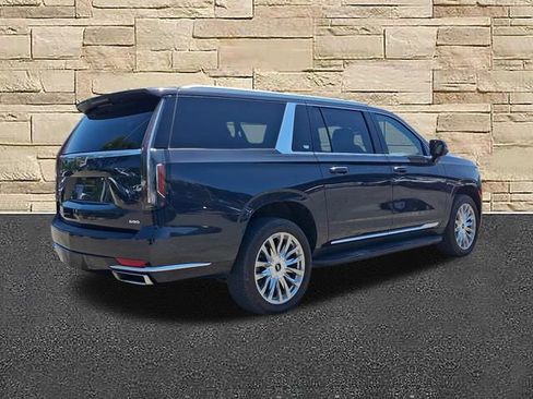 Used 2023 Cadillac Escalade ESV Premium Luxury AWD/4WD image 4