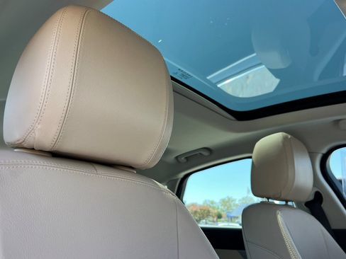 Used 2017 Jaguar XF Prestige RWD image 16