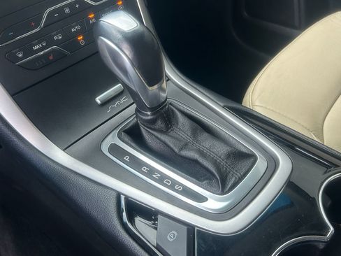 Used 2017 Ford Edge SEL w/ Equipment Group 201A AWD/4WD image 18