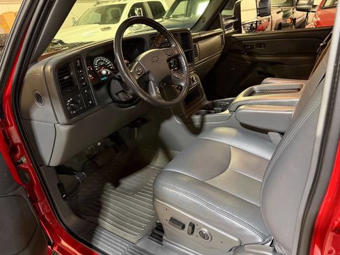 Used 2006 Chevrolet Silverado 3500 LT w/ Heavy-Duty Power Package image 40