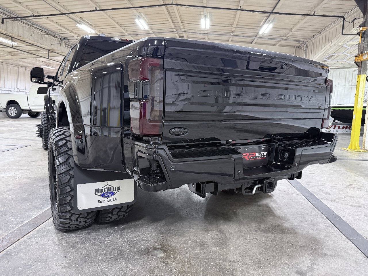 Used 2026 Ford F450 Platinum w/ FX4 Off-Road Package AWD/4WD image 38