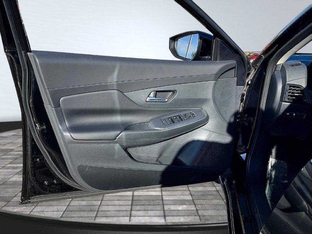 Used 2026 Nissan Sentra SV w/ SV Convenience Package FWD image 25
