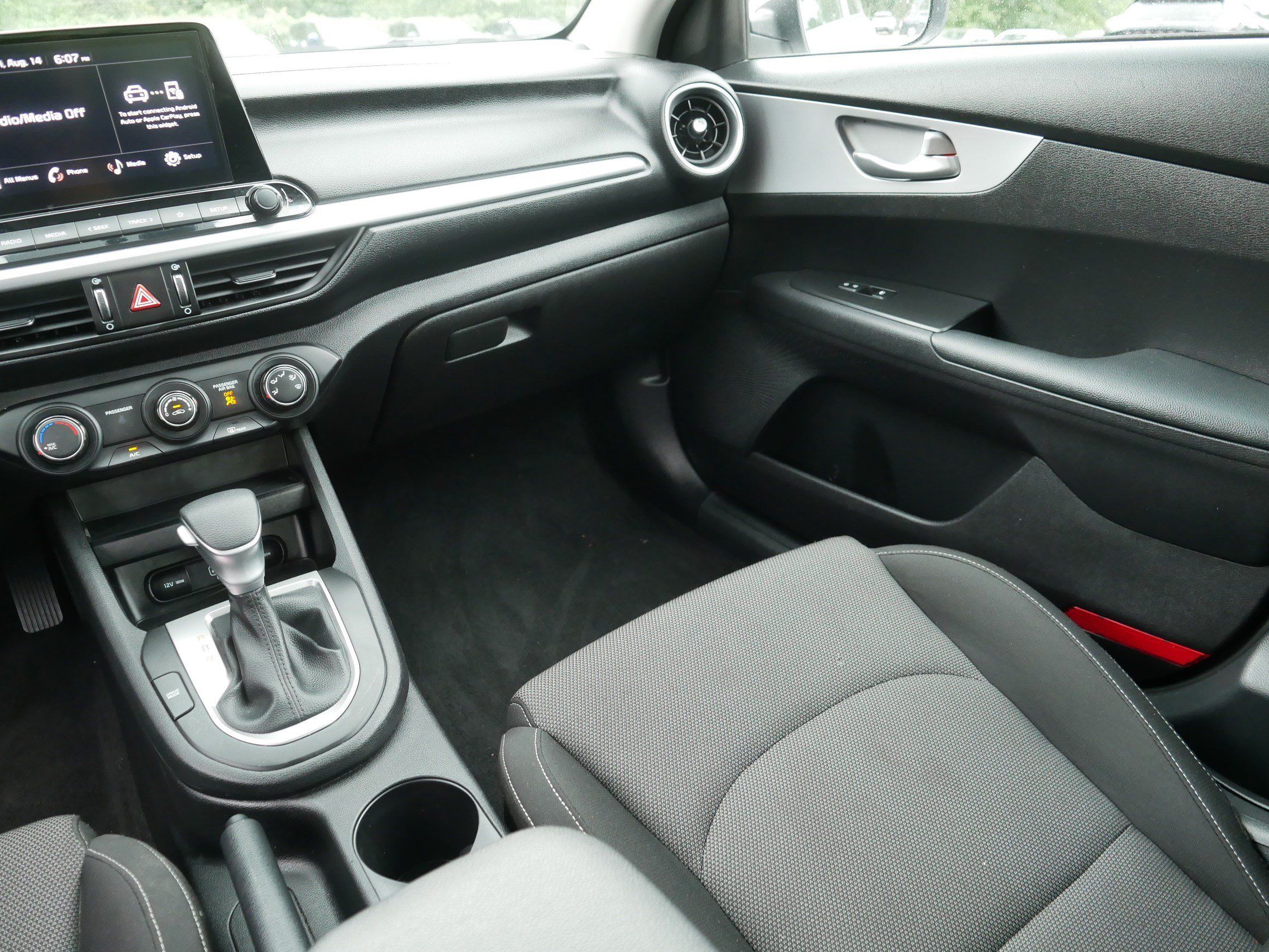 Certified 2023 Kia Forte LXS w/ LXS Technology Package FWD image 11