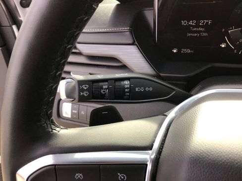 Used 2025 GMC Acadia Elevation image 36