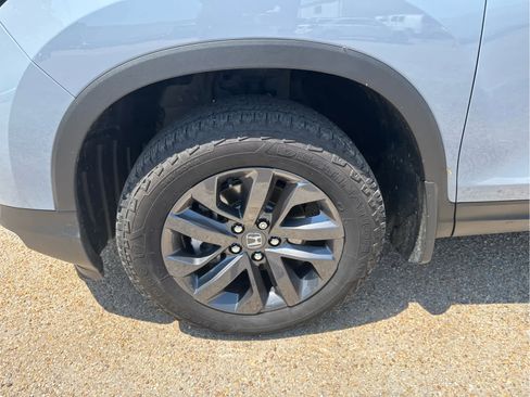 Used 2024 Honda Ridgeline Sport image 12
