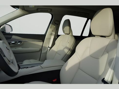 New 2025 Volvo XC90 T8 Plus w/ Protection Package Premier AWD/4WD image 19