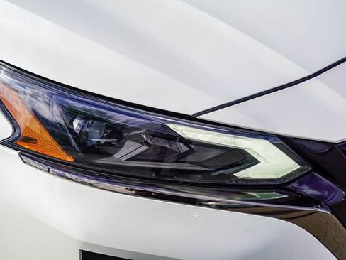 Used 2023 Nissan Altima 2.5 SR w/ SR Premium Package image 11