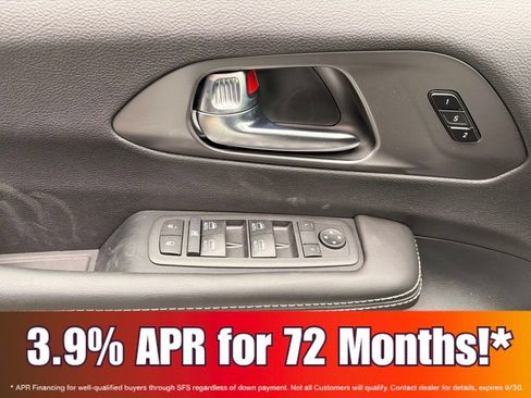 New 2026 Chrysler Pacifica Select FWD image 18