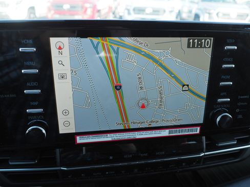 Used 2024 Toyota Sienna Platinum image 25