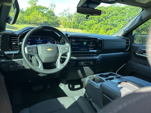 Used 2024 Chevrolet Silverado 1500 LT w/ Z71 Off-Road Package image 12