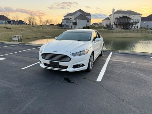 Used 2015 Ford Fusion Titanium image 2
