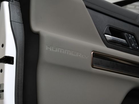 Used 2025 GMC Hummer EV 2X w/ LPO, Sport Package AWD/4WD image 53
