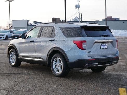 Certified 2020 Ford Explorer XLT w/ Equipment Group 202A image 3
