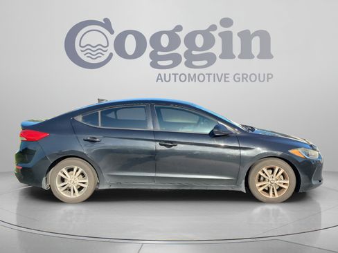 Used 2017 Hyundai Elantra SE FWD image 6