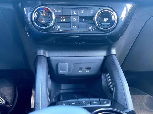 Used 2025 Chevrolet TrailBlazer RS w/ Convenience Package FWD image 32