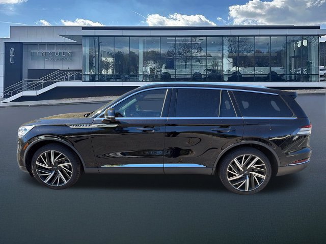 Used 2024 Lincoln Aviator Reserve w/ Equipment Group 201A AWD/4WD image 4