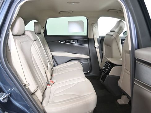 Used 2022 Lincoln Nautilus AWD w/ Premium Package image 15
