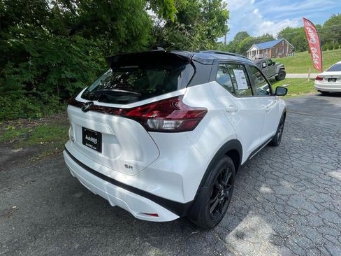 Used 2021 Nissan Kicks SR w/ SR Premium Package FWD image 8