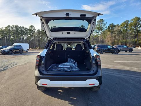 New 2026 Nissan Kicks SV w/ SV Premium Package FWD image 16