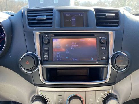 Used 2013 Toyota Highlander Plus image 19