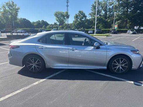 Used 2023 Toyota Camry SE w/ Convenience Package FWD image 2