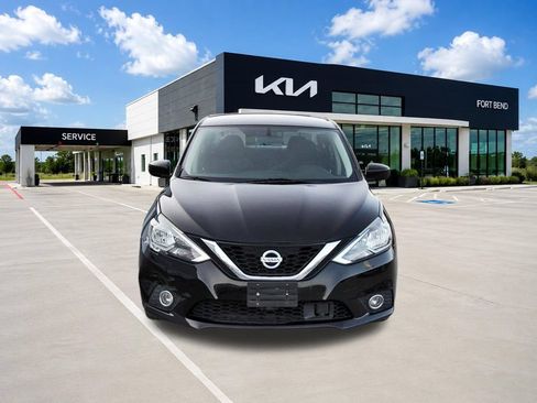 Used 2019 Nissan Sentra S w/ Appearance Package FWD image 2